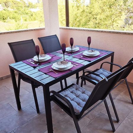 Apartment Tomas Near The Beach Pula Bagian luar foto