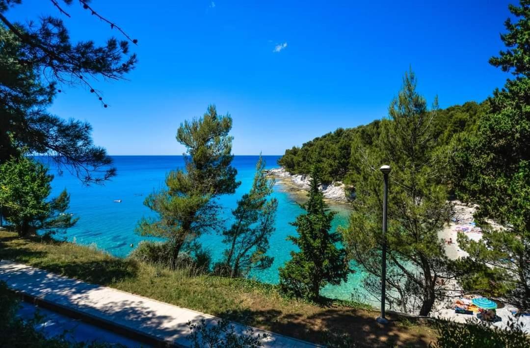Apartment Tomas Near The Beach Pula Bagian luar foto